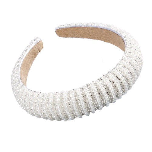 Headband, serre tête en dentelle taupe et demi perles blanches. Réf. 35 >  Bijoux et Accessoires des créations qui vous ressemblent